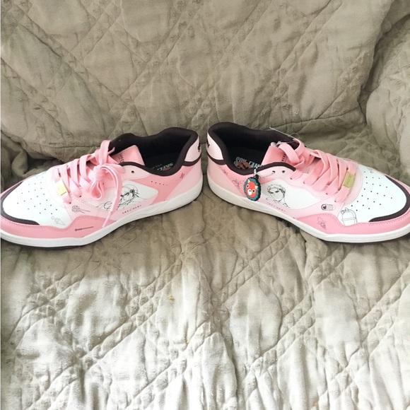 Skechers Spy x Family Collab Anime Sneakers NWOT - Picture 2 of 12